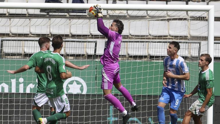 Parera, el único intocable en un Racing Club Ferrol más definido en retaguardia