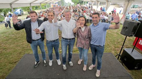 El presidente de la Xunta Alfonso Rueda junto a Angel Moldes, Mara Ramallo, Luis Lpez y Jorge Cubela aisten a la romera del PP de Poio en Monte Castrove 