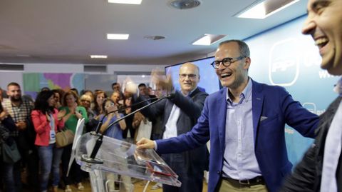 Valoracin de los resultados electorales en la sede del PP a cargo de Jos Manuel Baltar y Jess Vzquez.