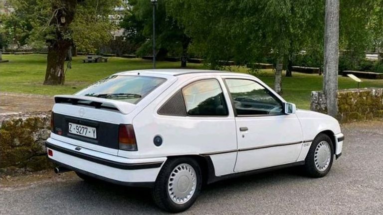 Un Opel Kadett GSI que participará en el Rali do Lacón.