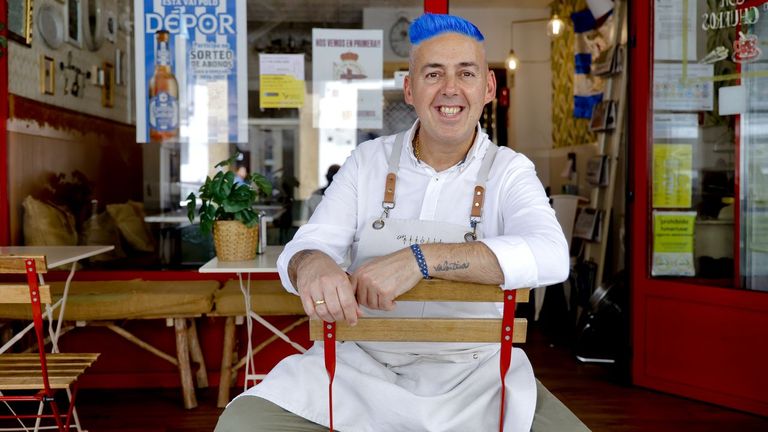 Manolín Cruz: «Todos en el barrio me querían ver con el pelo azul»