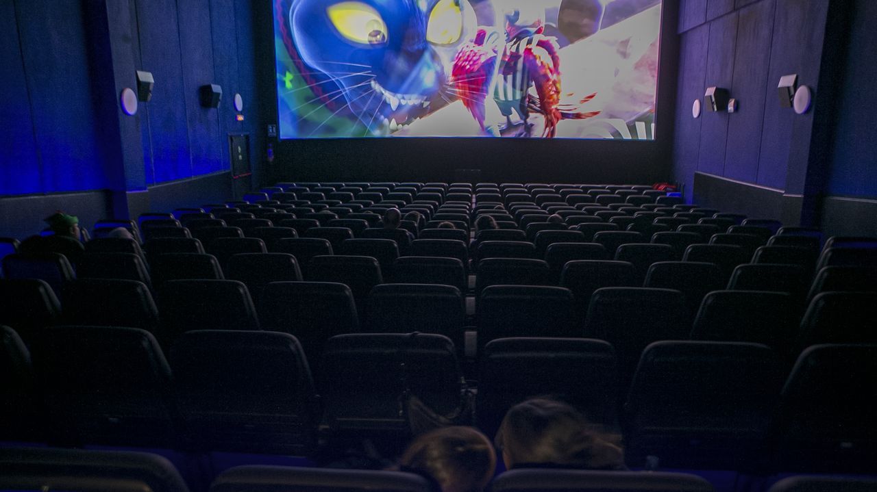 Cine en Barbanza.Marina Garc&iacute;a visit&oacute; Noia para participar en un coloquio tras la proyecci&oacute;n de &laquo;Ciudad sin sue&ntilde;o&raquo;