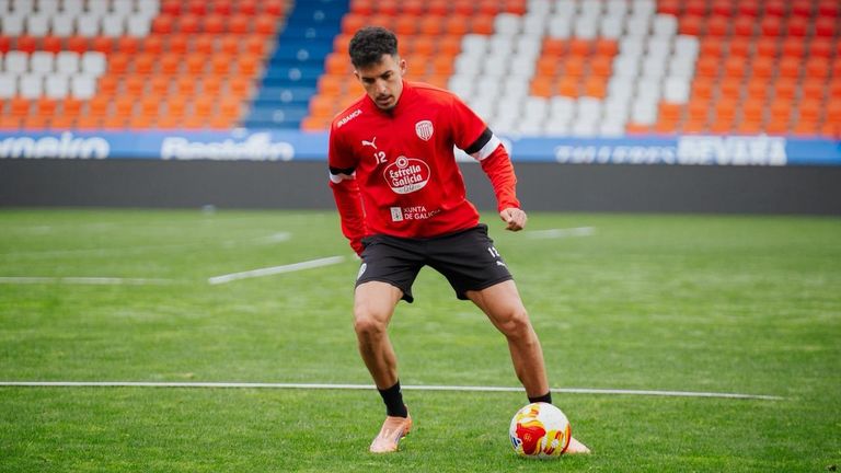 Antonio Perera, jugador del Lugo: «Me gusta jugar yo solo de seis y en defensa estoy más cómodo de doble pivote»