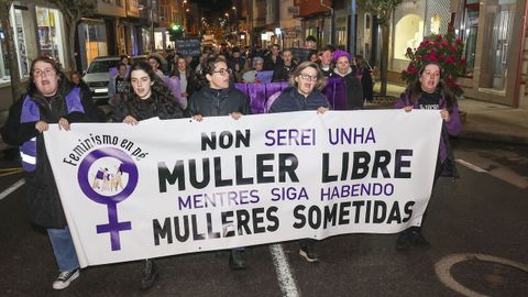 Manifestación promovida por Feminismo en pé, en Ponteceso 