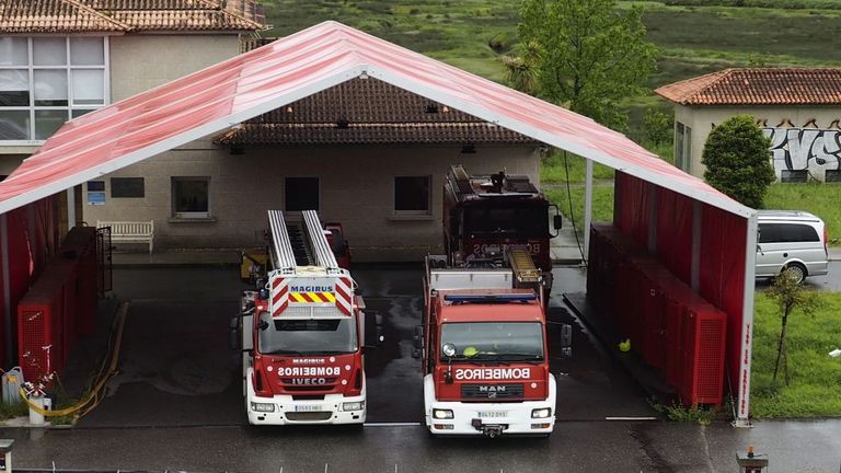 Un quemador causa un incendio nocturno en una nave de cafés de Vigo