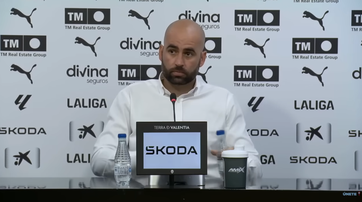 El entrenador del Celta, Claudio Gir�ldez, tras el partido frente al Valencia.