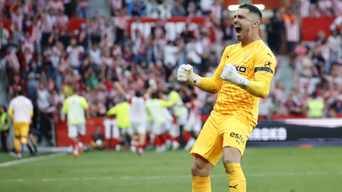 Derbi asturiano entre el Real Sporting de Gijon y el Real Oviedo en El Molin�n