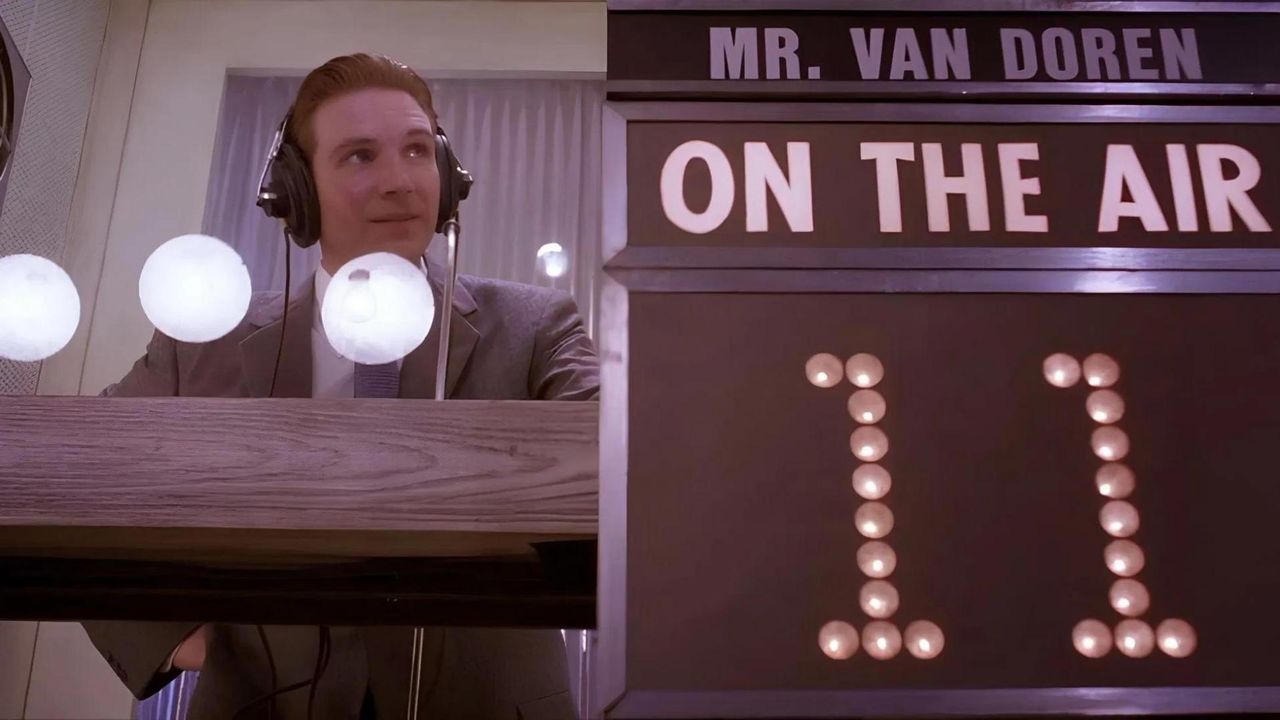 Ralph Fiennes interpreta a un concursante de televisi�n en �Quiz Show�