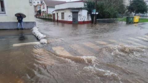 Temporal: desbordamiento del río Cádavo en Fene