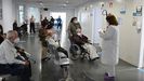Inicio de la vacunacin de los mayores de 80 aos en un centro de salud de Madrid