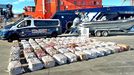 Los 84 fardos con 2.287 kilos del Bestarruza depositados en el puerto de Vigo tras el abordaje