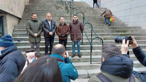 Este miércoles arrancaron los trabajos para la construcción de un ascensor que unirá la calle del Progreso con el parque infantil de la Alameda do Cruceiro (con una parada intermedia en los locales municipales que hay en la zona). Las obras terminarán en junio.
