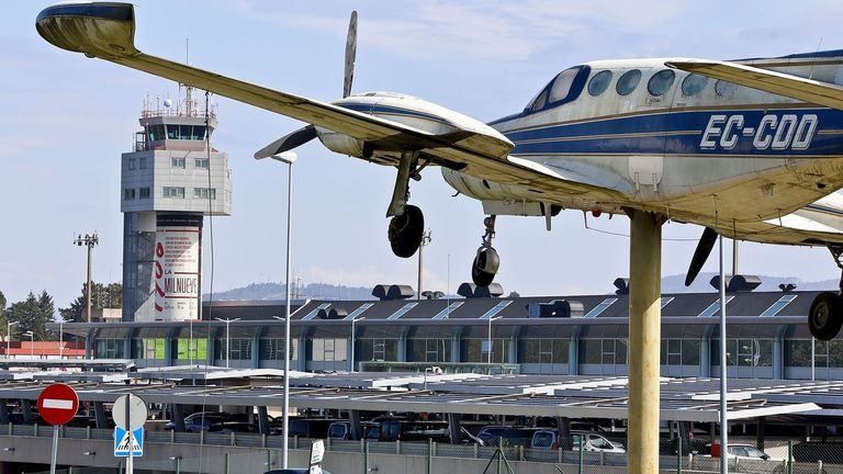 Caballero acusa al PP y BNG de contradecirse en las ayudas para vuelos a Peinador