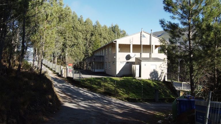 El concello menos poblado de Galicia se queda sin colegio: «<span lang="gl">Condena aos municipios á súa desaparición</span>»