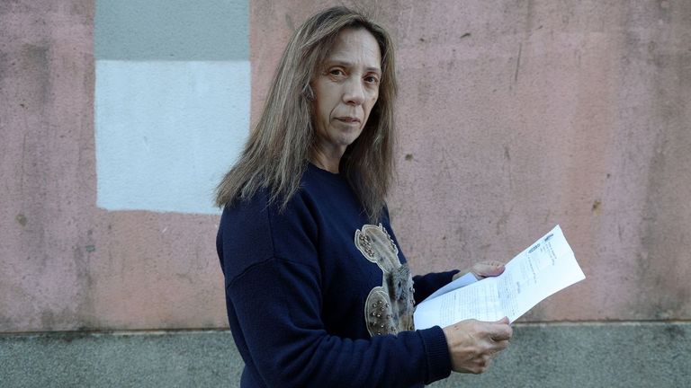 La vecina de Rianxo que planta cara a los delincuentes: «<span lang=