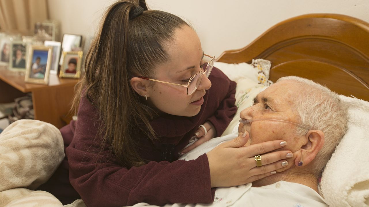 Un edificio de la plaza de la Cruz Roja de Carballo se dedicar� a alquileres.