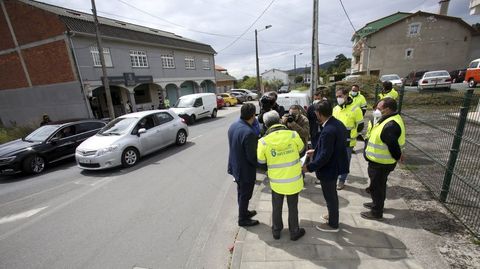 El presidente de la Diputacin, Valentn Gonzlez, y el alcalde de Ferrol, ngel Mato, en una visita a las obras de las aceras de Serantes