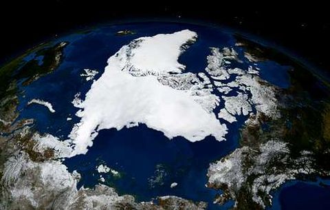 Imagen tomada desde un satlite que muestra la totalidad del hielo en el ocano Glacial rtico.