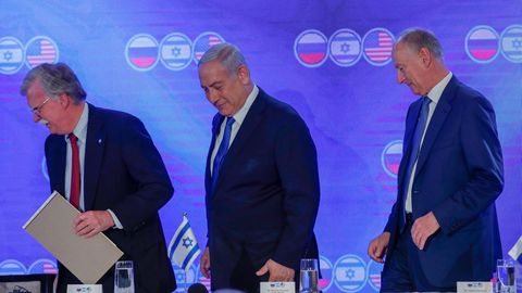 John Bolton, Benjamin Netanyahu y Nikoli Ptrushev (de izquierda a derecha) se reunieron este martes en Jerusaln para estudiar el futuro de Siria