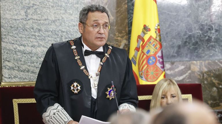 El Supremo sienta en el banquillo al fiscal general y le impone una fianza de 150.000 euros