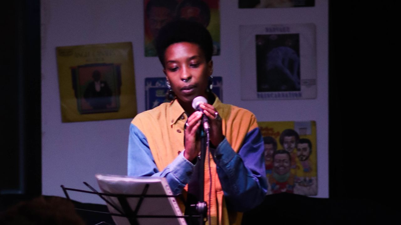 La santiaguesa Aida Ario, coordinadora de programa del servicio de lucha contra las minas en Mali, empez en el 2008 una carrera internacional en la ONU que la llev tambin a Alemania, Dinamarca, Per, Panam o Congo, bases desde donde se movi a una veintena de pases