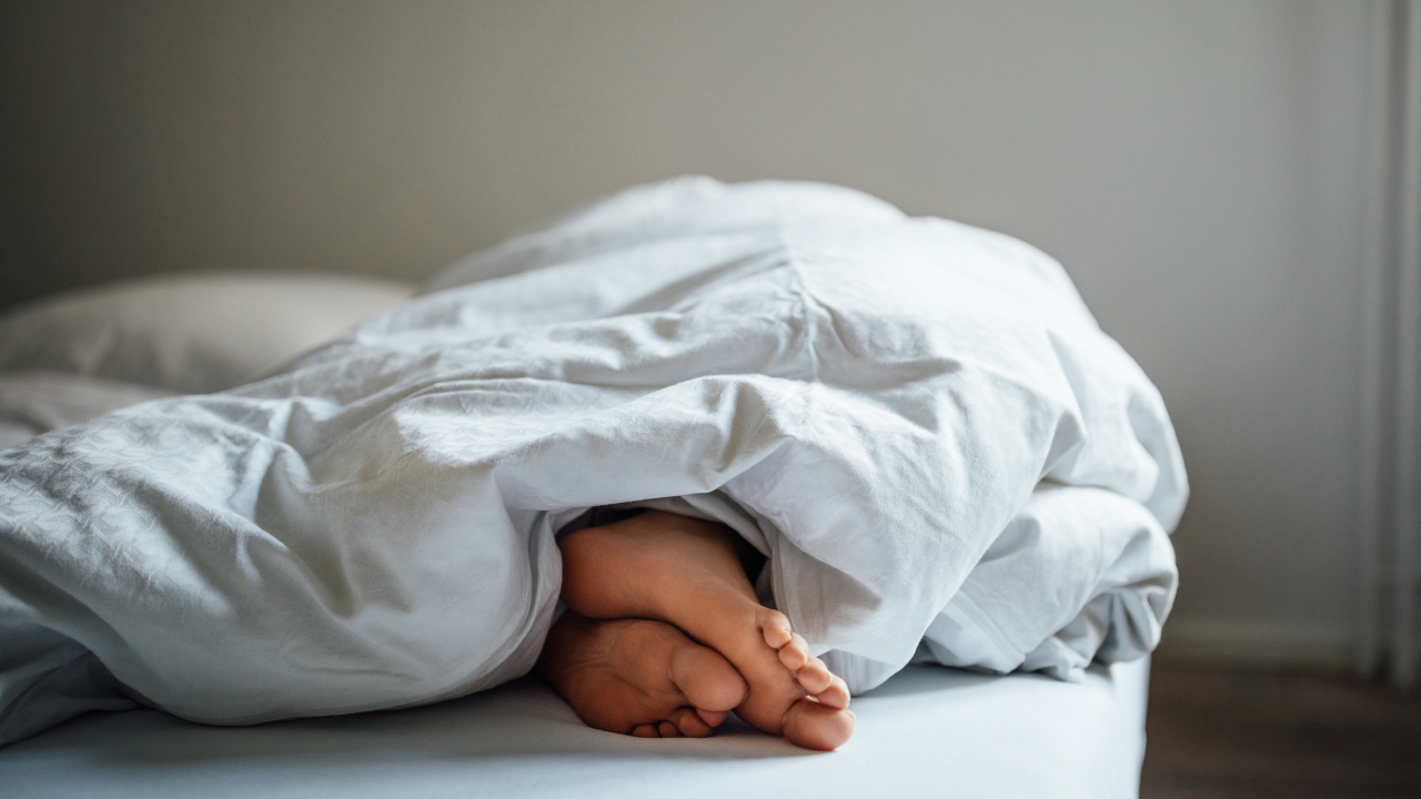 Dormir con una manta pesada puede ayudar a combatir el insomnio y la  ansiedad?