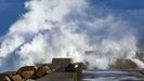 Olas en el espign de Camelle