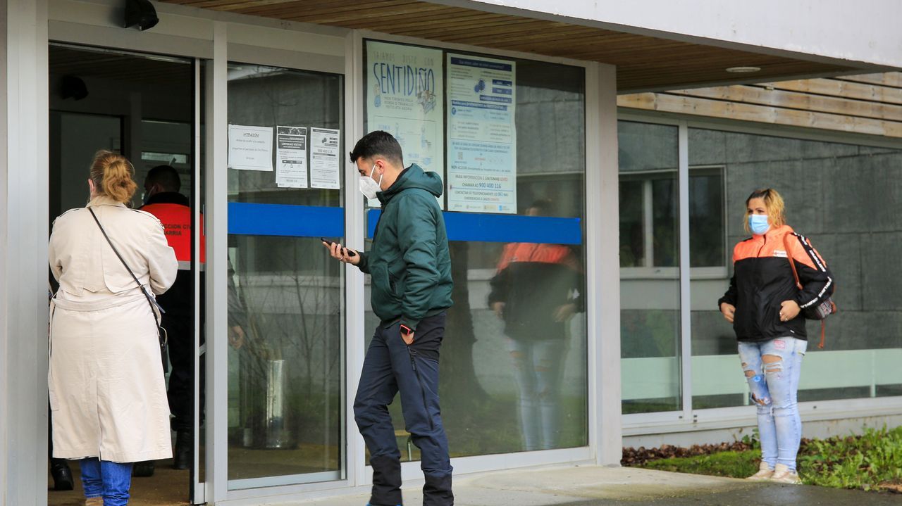 Cribado en el centro de salud de Sarria en enero, uno de los concellos que redujo sus casos a la mitad