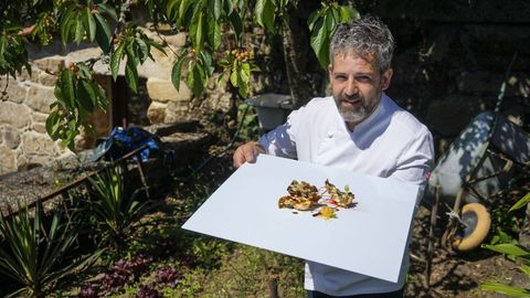 MIGUEL GONZÁLEZ. El chef ourensano acaba de incorporar una huerta a su restaurante.
