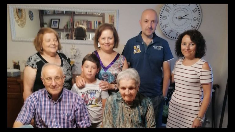 Paz Pérez Menéndez durante la celebración de su 100 cumpleaños