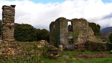 El Ayuntamiento de Ribas de Sil planea consolidar más adelante las ruinas de la abadía