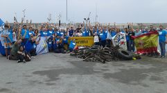 Voluntarios recogen 1.500 tonelada de basura en el litoral asturiano