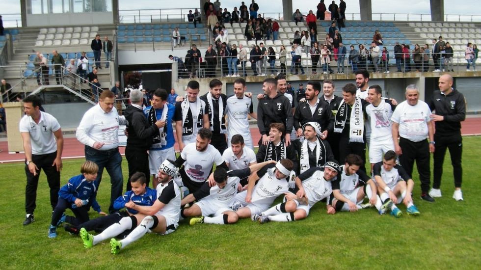 Una fotograf�a de la procesi�n de una de las �ltimas romer�as que se celebraron en Biville