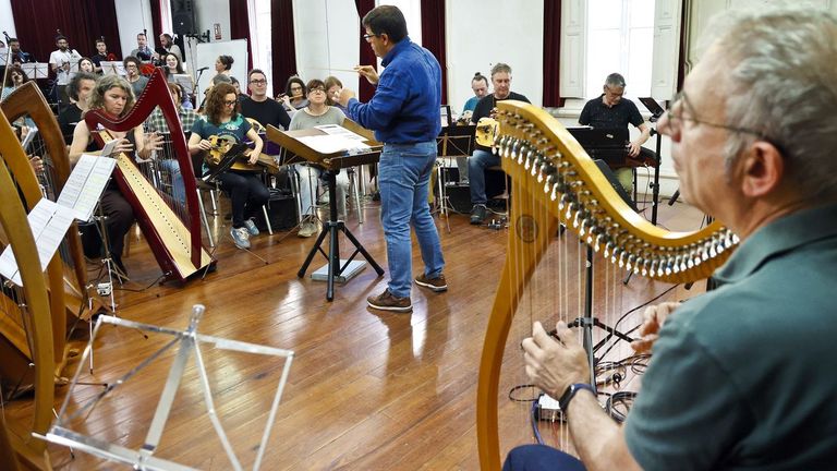 Sondeseu ensaya su fiesta de cumpleaños con Tanxugueiras, Cupeiro, Xabier Díaz y Romaní