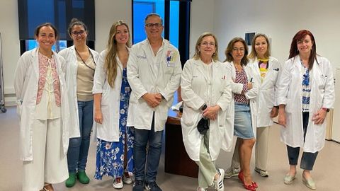 Ignacio Maruri, en el centro, es el autor principal del estudio; en la imagen, con miembros de la unidad de ciruga esofagogstrica y de la obesidad