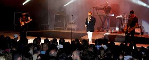 El conjunto La Unin que lidera Rafa Snchez fue uno de los conciertos estrella de las fiestas de Viveiro dos das despus del que ofreci Revlver con Carlos Goi. 