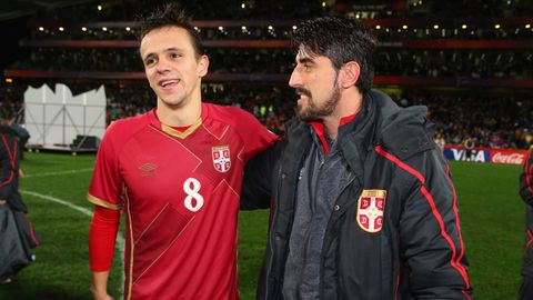 Nemanja Maksimovic y Veljko Paunovic, cuando Serbia gan el Mundial Sub-20 en 2015