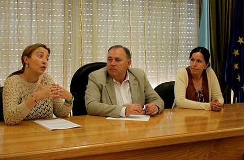 ngeles Pazos, Jos Manuel Lpez Varela y Patricia Bello, ayer, durante la presentacin de la campaa. 