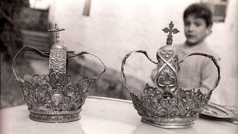 Coronas de la iglesia de San Martio de Bueu