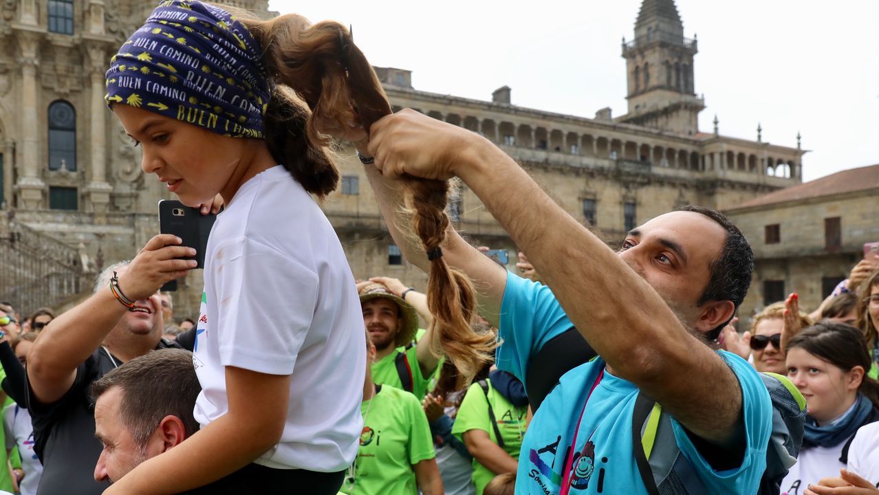 Doscientas personas llegan a Santiago como reto contra el c�ncer infantil