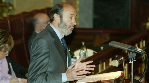 Como portavoz socialista durante el debate de investidura de Zapatero en el 2004