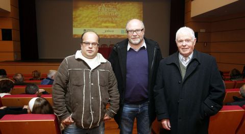 Esteban Prez, Manuel Antelo y Celestino Romero, el sbado, en la presentacin del documental. 