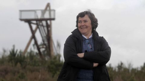 Consuelo Rodríguez, co novo miradoiro paisaxístico do alto do Coto detrás dela