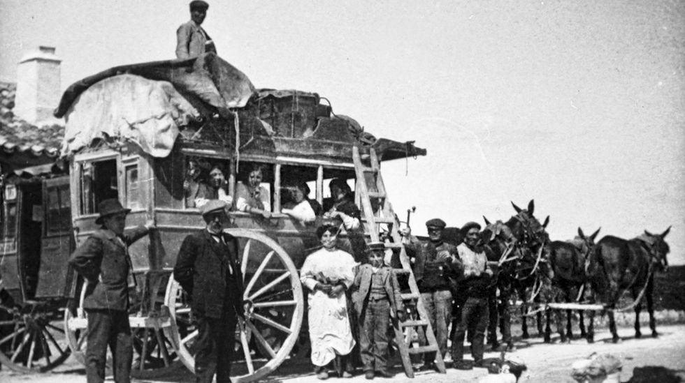 El campeonato gallego de taekuondo, en imgenes.Foto antigua de la diligencia que se deba tomar desde Vigo para viajar a Madrid