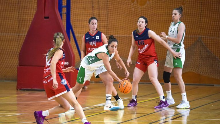 El CB Arxil no se arrugó ante el líder y plantó cara a un Maristas que sufrió para ganar (70-74)