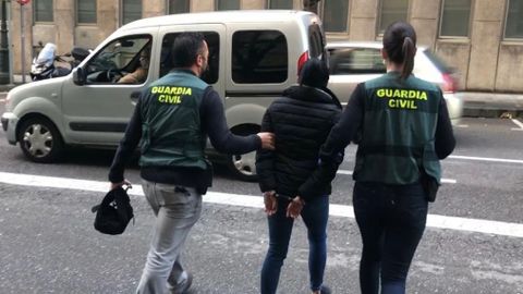 El arresto de la mujer implicada en la Operacin Transober.