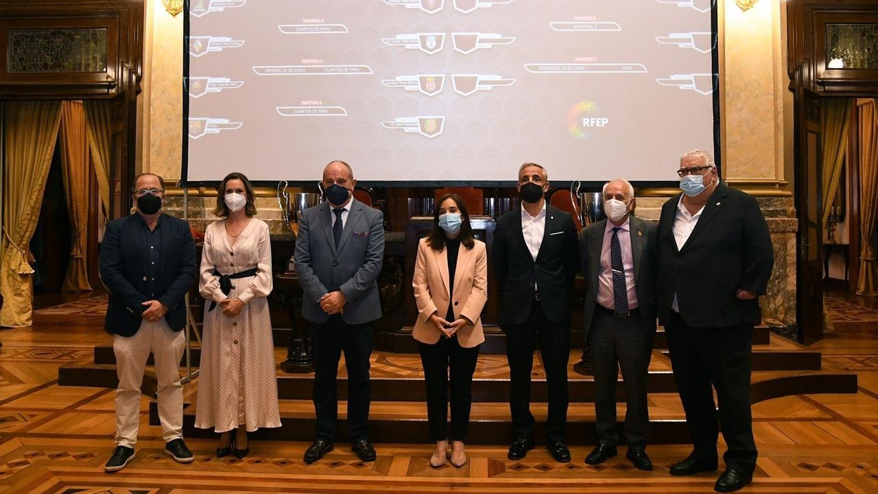 Esta temporada, aún juvenil, dio el salto al Barcelona B, en donde se  hizo indiscutible.