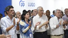 El delegado de la Xunta (Javier Arias), la presidenta provincial (Elena Candia) y los parlamentarios electos Francisco Conde y Jos Manuel Barreiro, el domingo en la sede del PP en Lugo.