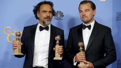 Alejandro Gonzlez Irritu y Leonardo Dicaprio lucen los tres Globos de Oro por El Renacido