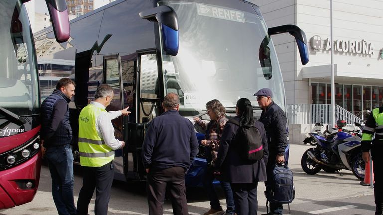 Un conflicto laboral larvado entre Renfe y los maquinistas de Vigo explica las supresiones de trenes en el eje atlántico